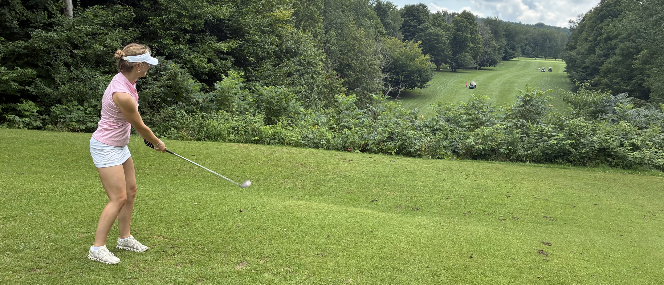 woman golfing